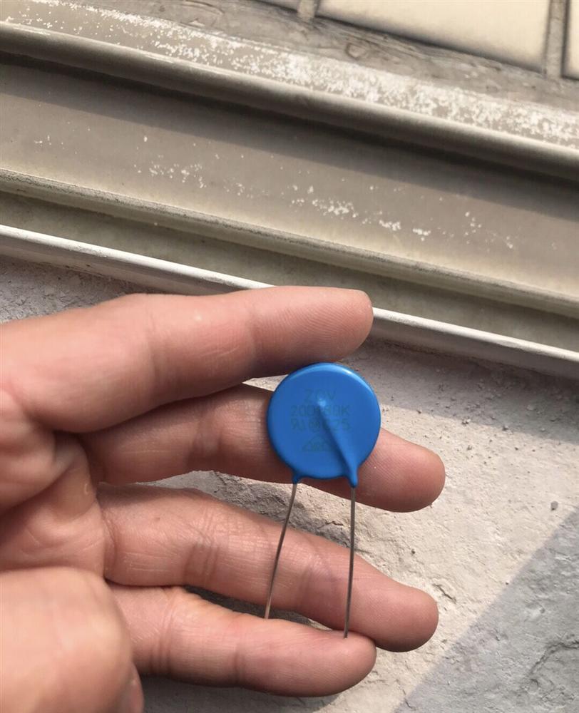 Single Resistors CVR10D270K